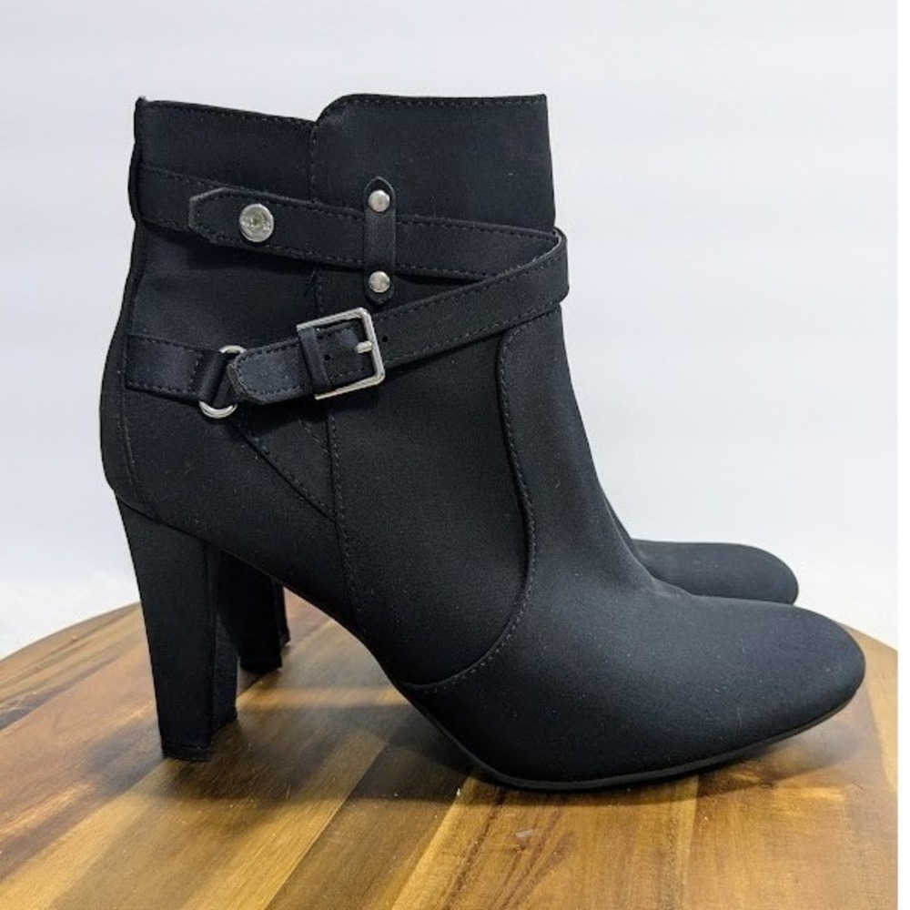 Unisa Womens Black Buckle Strap Block Heel Ankle Booties Size 8.5M Side Zip